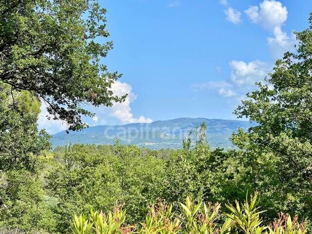 ROUSSILLON – Propriété d’exception au cœur des ocres, piscine et vue sublime sur le Luberon — photo du bien
