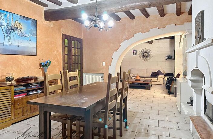 Beaucaire maison en pierre de  6 pièces  de 169 m² avec terrasses et doubles garages — photo 2