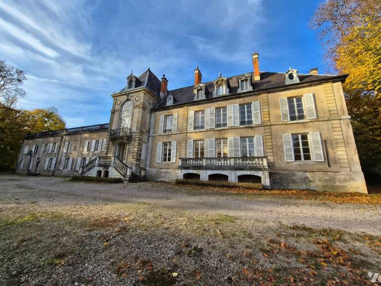 Maison 27 pièces 785 m² — photo 1