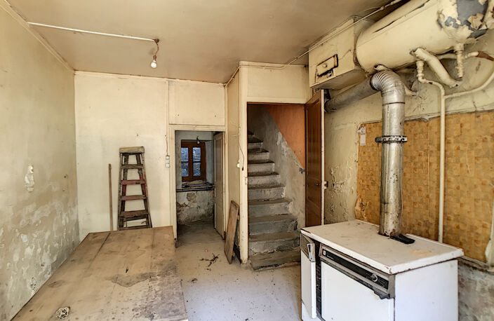 34MN CLERMONT - 24MN BESSE - Maison à rénover avec grange et — photo 2