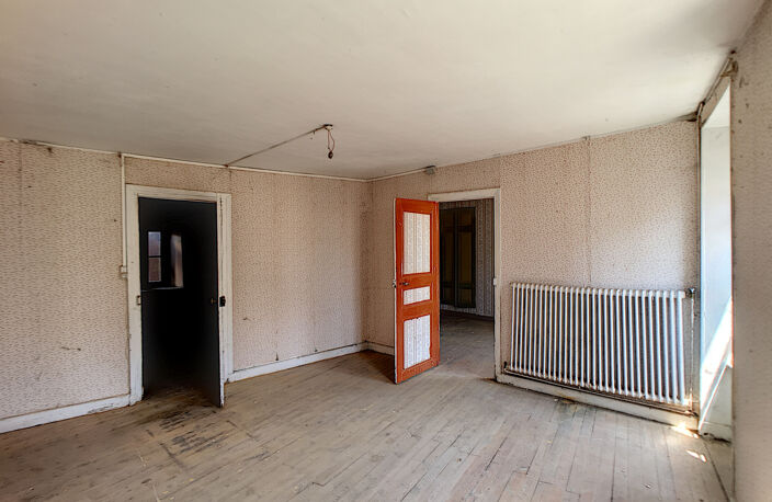 34MN CLERMONT - 24MN BESSE - Maison à rénover avec grange et — photo 3