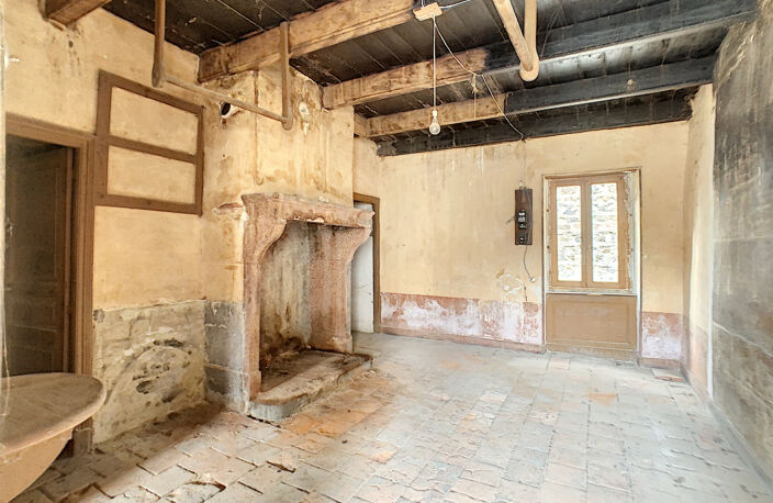 25MN CLERMONT - 5MN CHAMPEIX - Maison à rénover avec terrass — photo 2