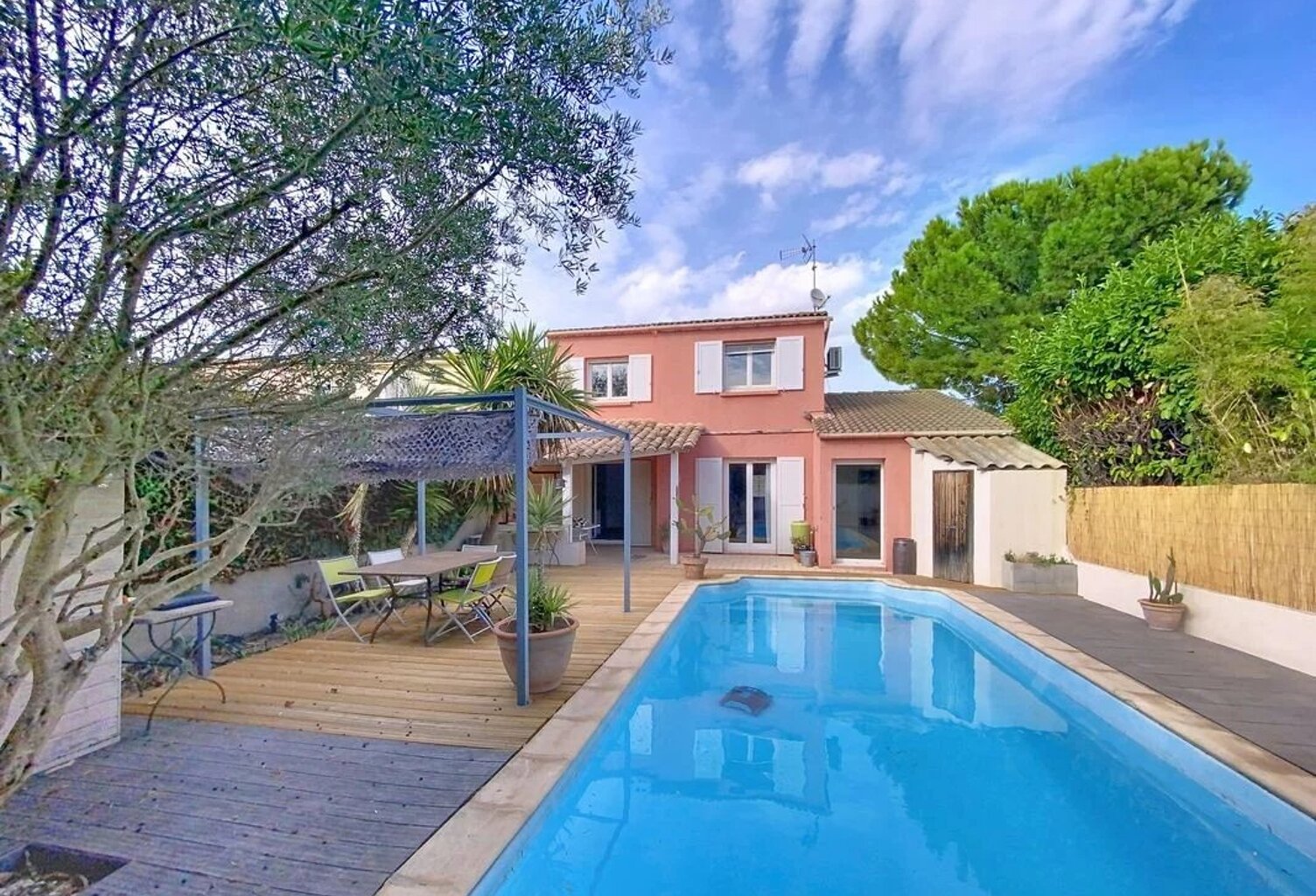 À VENDRE – Maison familiale rénovée avec piscine – Secteur la Martelle  / Les Bouisses proche TRAM 5 — photo 1