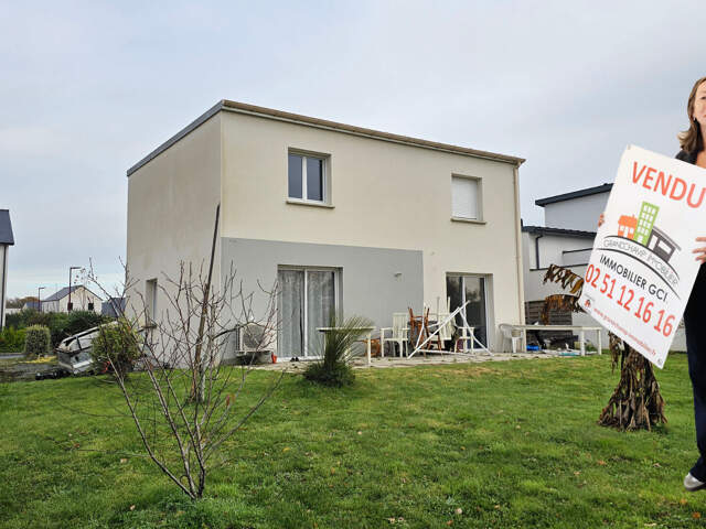 Contemporaine DPE A de 4 ch + double garage dans le centre de Sucé-sur-Erdre — photo du bien