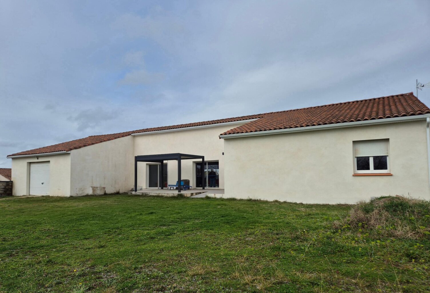 Monestiès, grande maison de Plain-Pied de 192m2 — photo 1