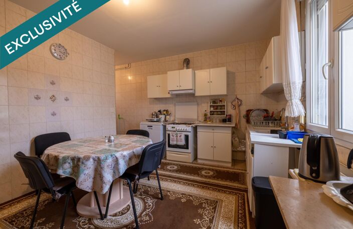 Propriété rare avec deux maisons et 1,7 hectare de terrain — photo 3