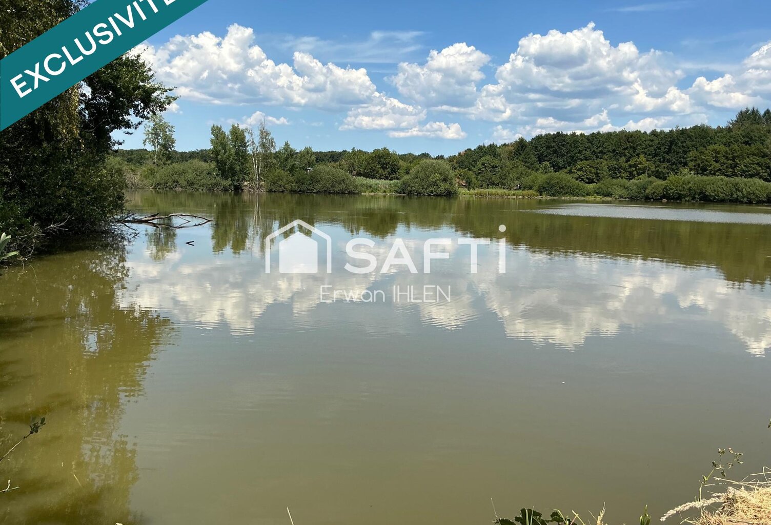 Etang fondé en titre,chalet en dur,  22000m² de surface. — photo 1