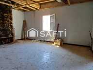 BATISSE A RENOVER DE 460 M2 AU CENTRE VILLAGE — photo 3