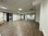 Local commercial de 154,4m2 modulable   Gerland — photo 4