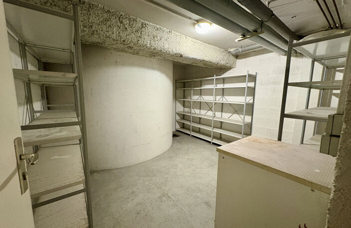 Local commercial de 154,4m2 modulable   Gerland — photo 5