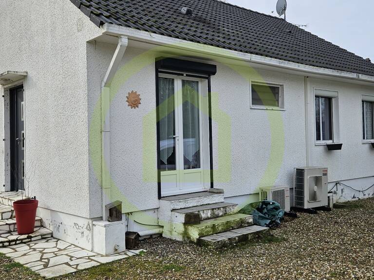 Maison et dépendances — photo 1