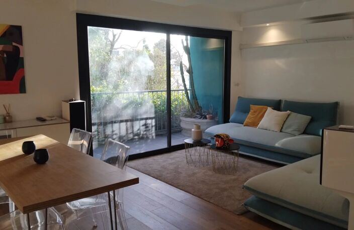 T3 ATYPIQUE DE 73 M² EN REZ-DE-CHAUSSÉE SURÉLEVÉ – EXPOSITION PLEIN SUD – CADRE VERDOYANT ET INTIMISTE – SECTEUR MONTOLIVET / PETIT BOSQUET — photo 3