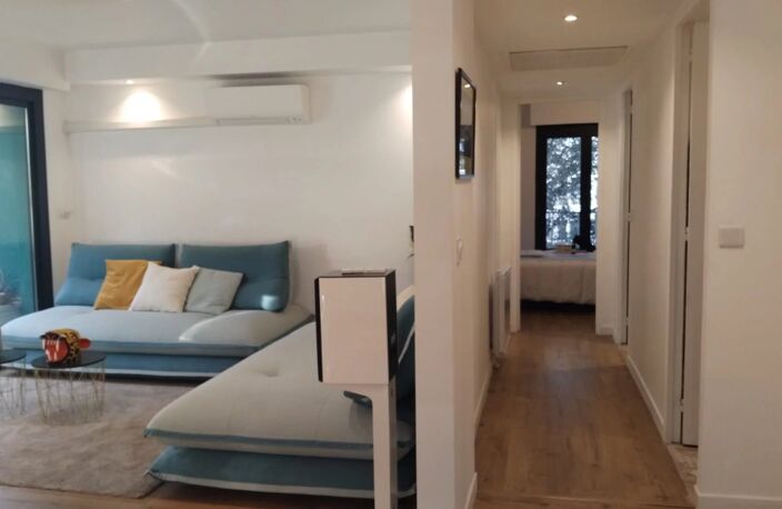 T3 ATYPIQUE DE 73 M² EN REZ-DE-CHAUSSÉE SURÉLEVÉ – EXPOSITION PLEIN SUD – CADRE VERDOYANT ET INTIMISTE – SECTEUR MONTOLIVET / PETIT BOSQUET — photo 4