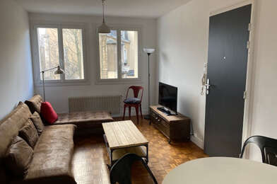 Appartement 3 pièces 700 €