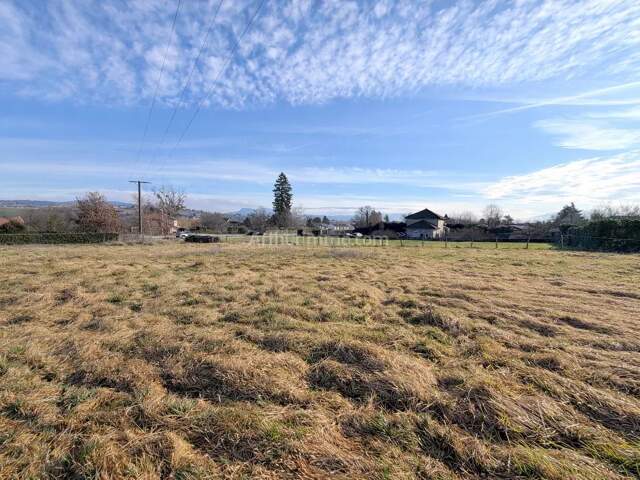 Terrain 646 m² - VEYRINS-THUELLIN — photo du bien