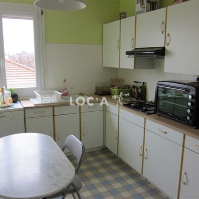 Appartement 5 pièces 815 €