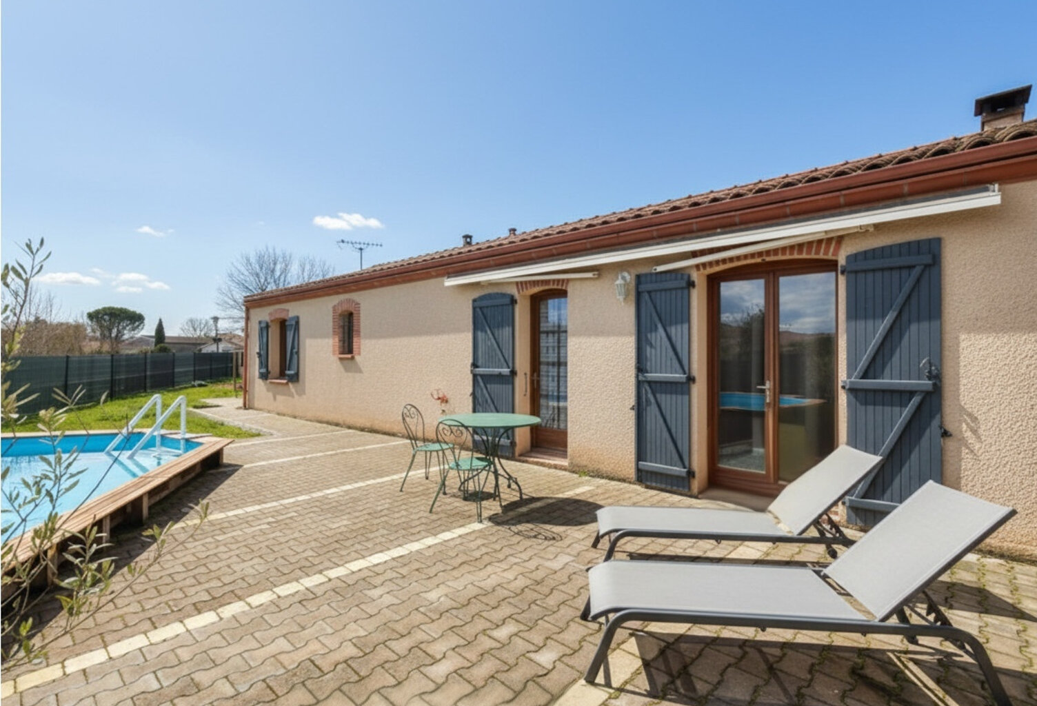 Maison de 120 m2 de plain-pied avec garage et piscine — photo 1