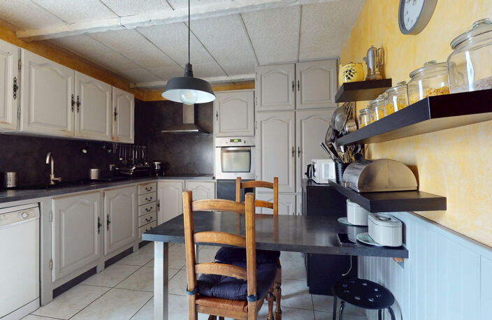 Maison de 120 m2 de plain-pied avec garage et piscine — photo 5