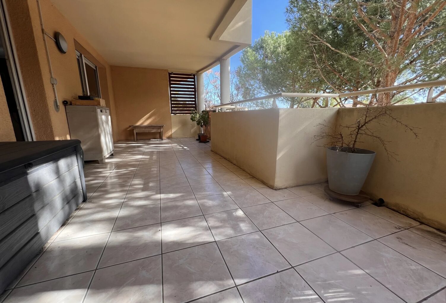 À vendre – Appartement T2 avec grande terrasse – Ascenseur - Les Bouisses — photo 1