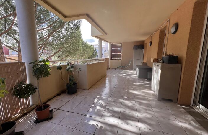 À vendre – Appartement T2 avec grande terrasse – Ascenseur - Les Bouisses — photo 4