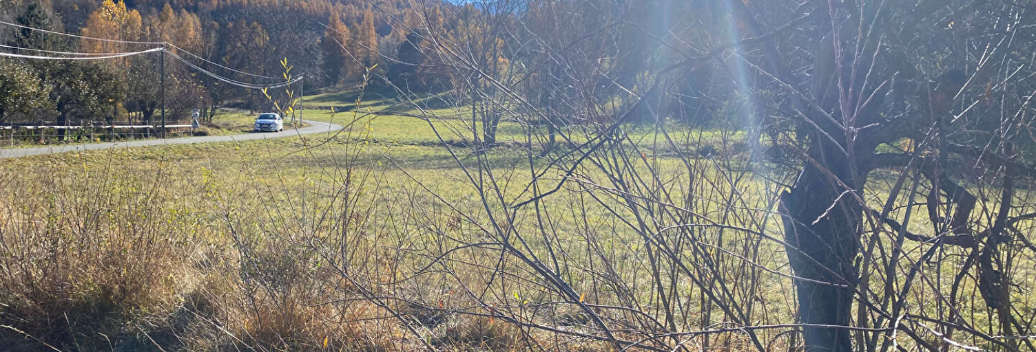 Terrain  1063 m² à vendre à Crots (05200)