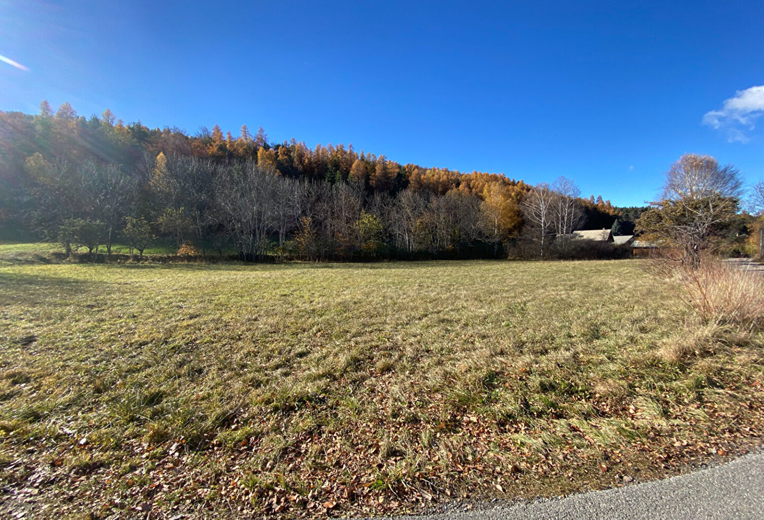 Terrain Crots 1045 m2 — photo 1