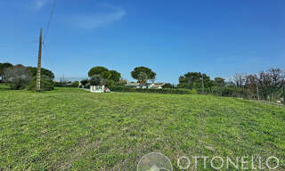 Terrain  650 m² à vendre à Roquebrune-sur-Argens (83520)