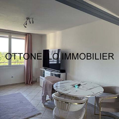 Appartement 3 pièces 788 €