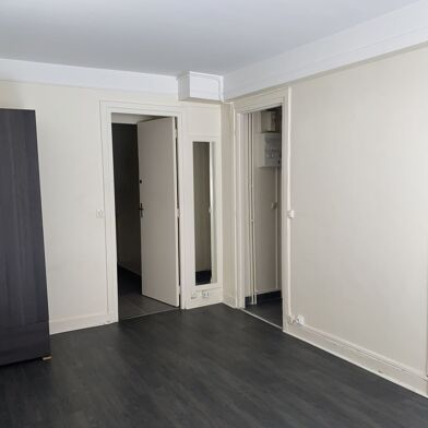 Appartement 1 pièces 890 €