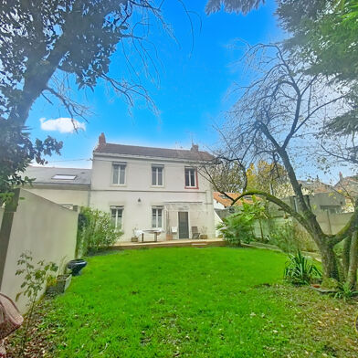 Maison 5 pièces 594160 €