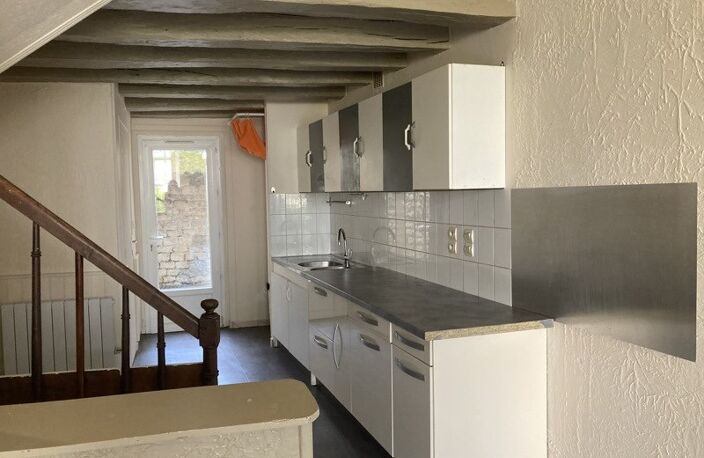 Vente immeuble   Saint-Jean-d'Angély (17400) — photo 3