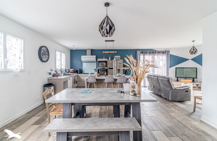 Vente maison 4 pièces 89 m² Parempuyre (33290) — photo 2