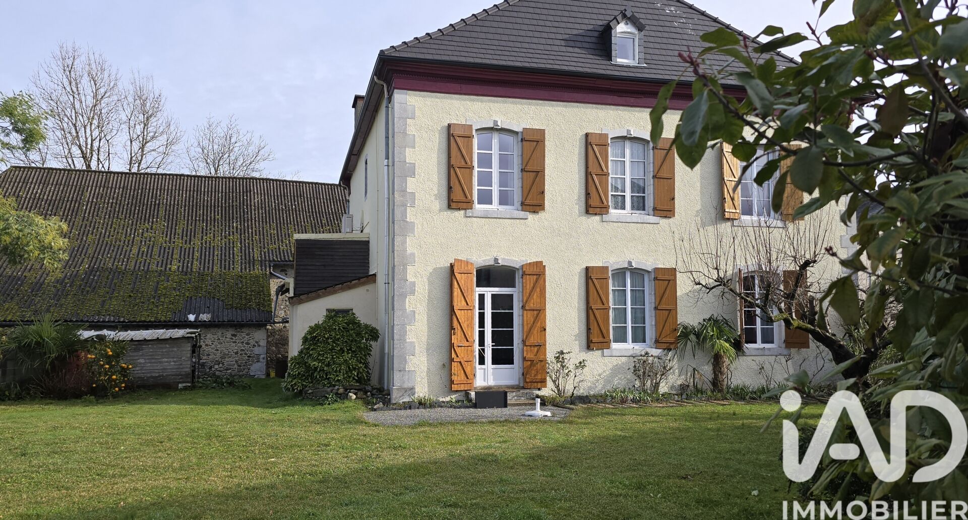 Buzy - 355m² - 9p. - 7ch.