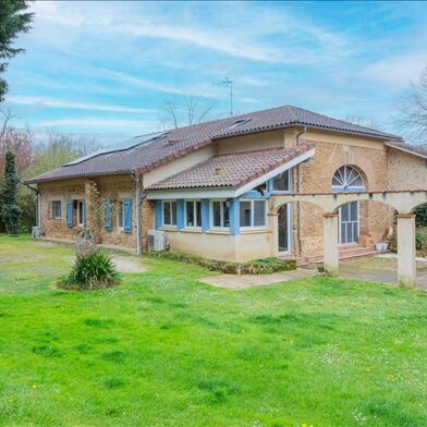 Maison 7 pièces 337600 €