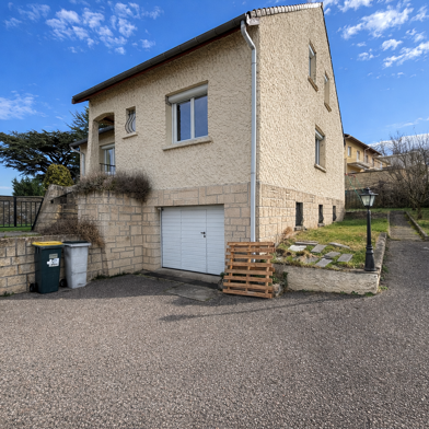 Maison 6 pièces 1250 €