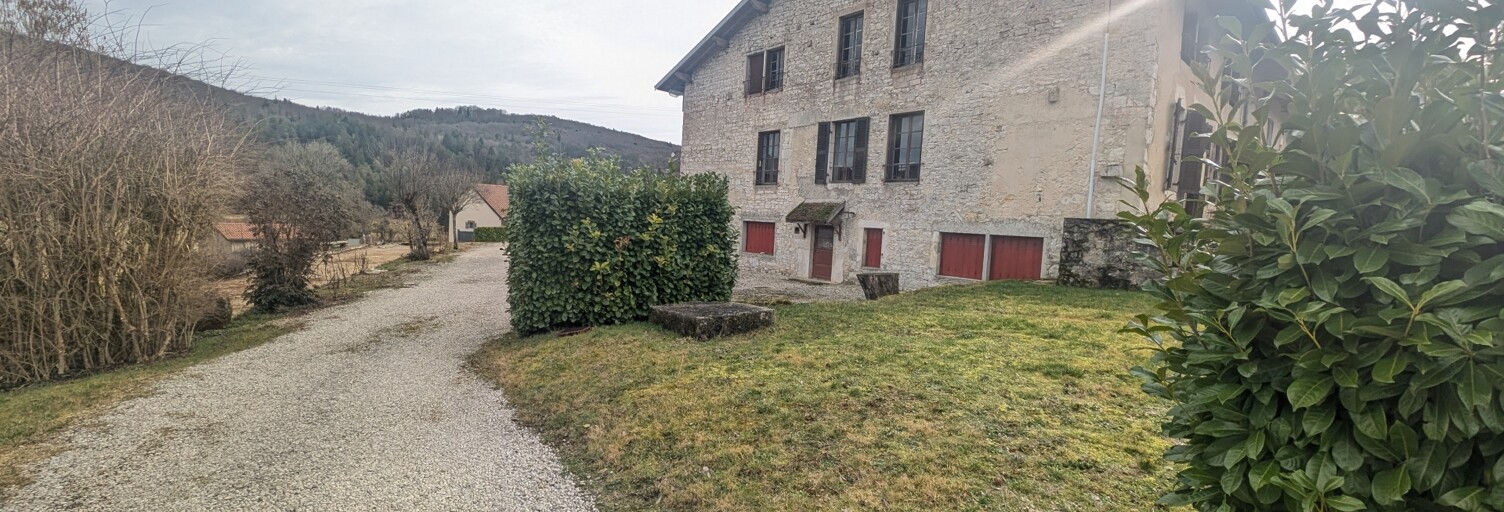 Maison 12 Pièces 140 m² à vendre à Samognat (01580)