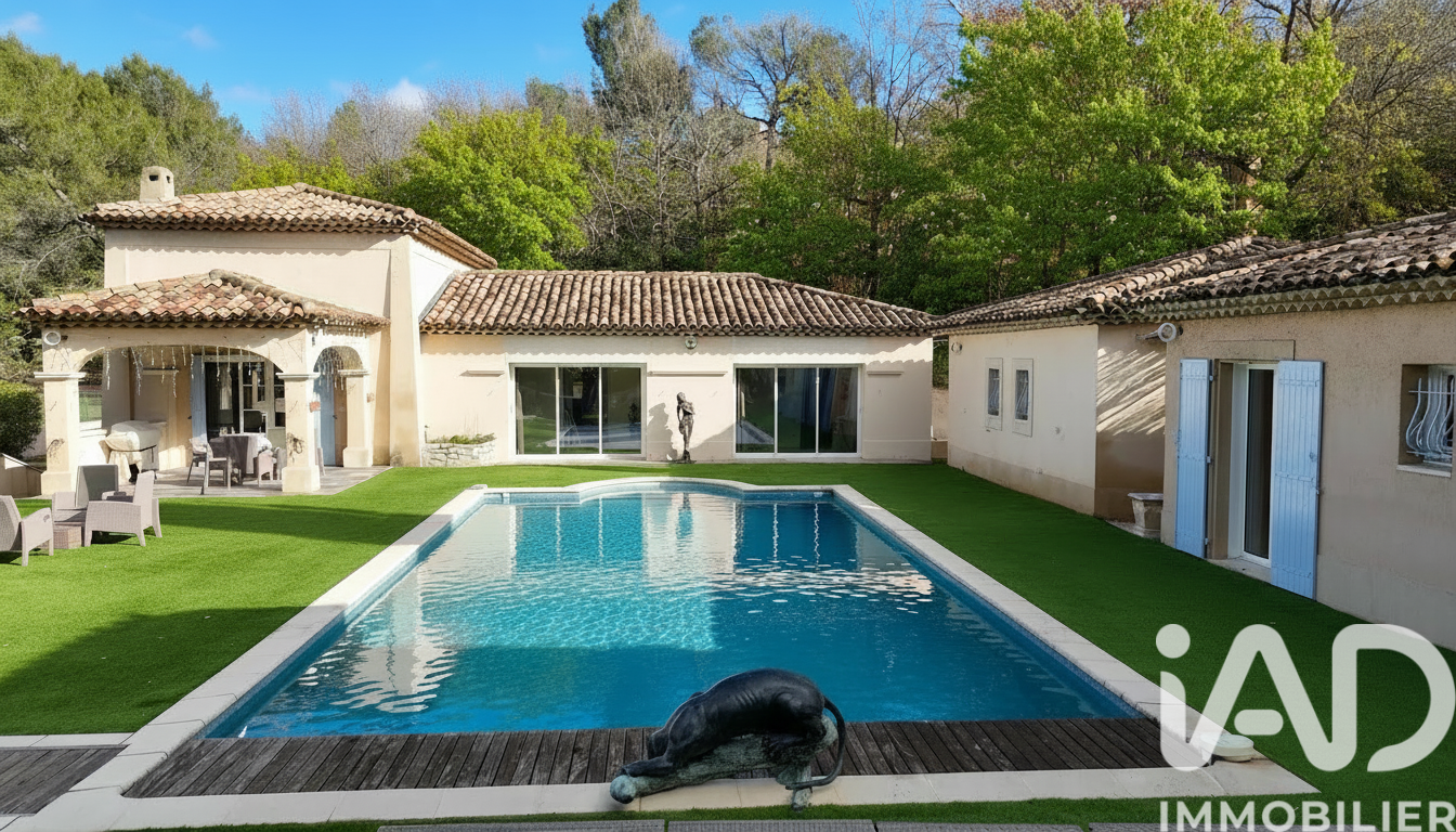 Maison à vendre, 11 pièces, 365 m², Mimet