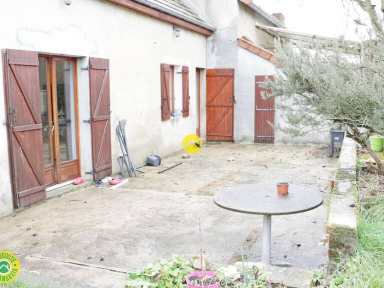 MAISON DE CHARME AVEC JARDIN — photo 1