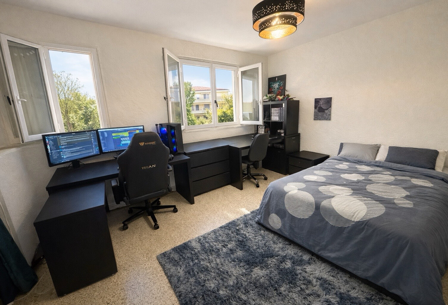 Grand studio de 28,91 m2 avec une place de parking et cave — photo 1