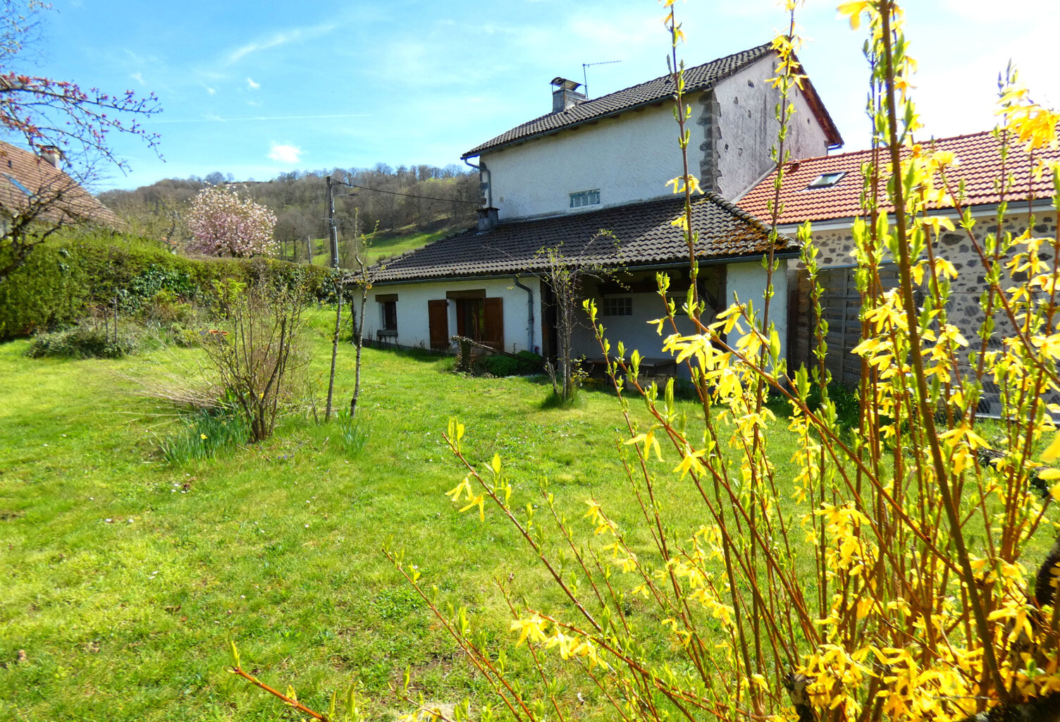 MAISON AUVERGNATE EN PIERRE — photo 1