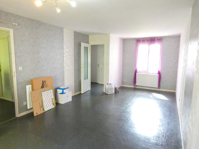 ARPAJON SUR CERE BELLE MAISON — photo du bien