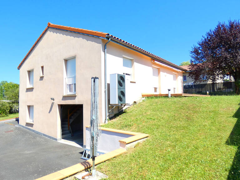 AURILLAC PROCHE CENTRE VILLE  MAISON PLAIN PIED — photo 1