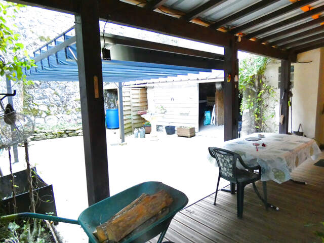 MAISON EN PIERRE — photo du bien