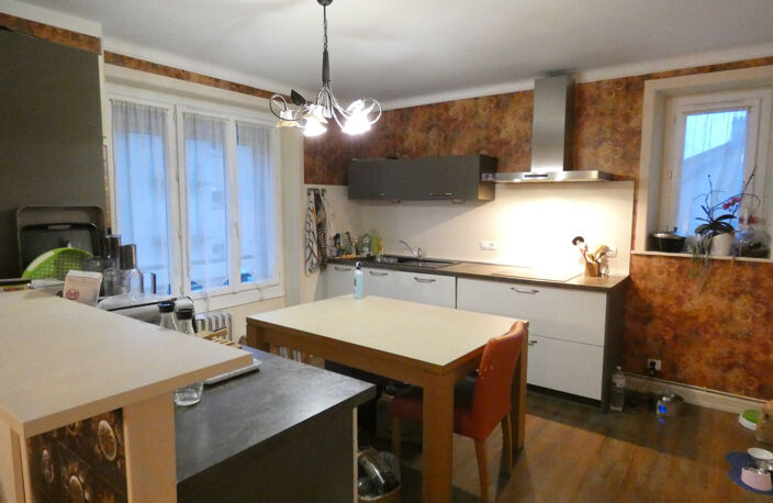 AURILLAC BELLE ET GRANDE MAISON 191 M2 — photo 2