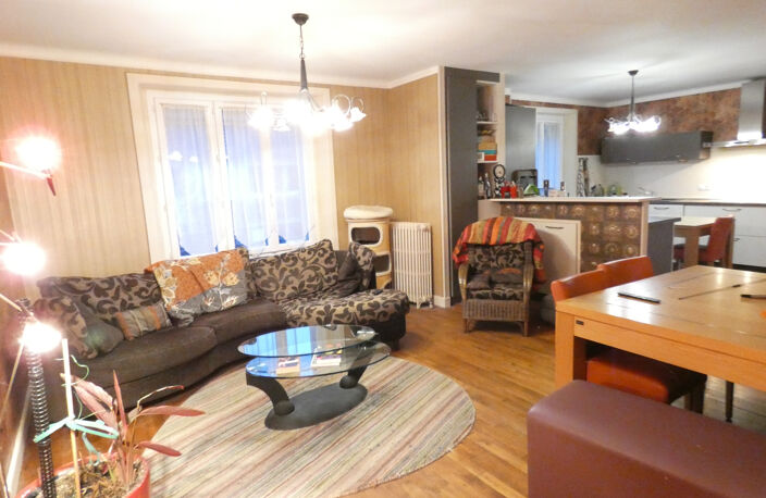 AURILLAC BELLE ET GRANDE MAISON 191 M2 — photo 3
