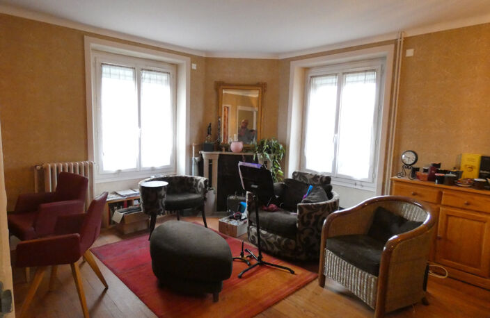 AURILLAC BELLE ET GRANDE MAISON 191 M2 — photo 4