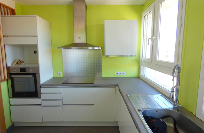 GRAND T4 LUMINEUX VUE DEGAGEE GARAGE — photo 3
