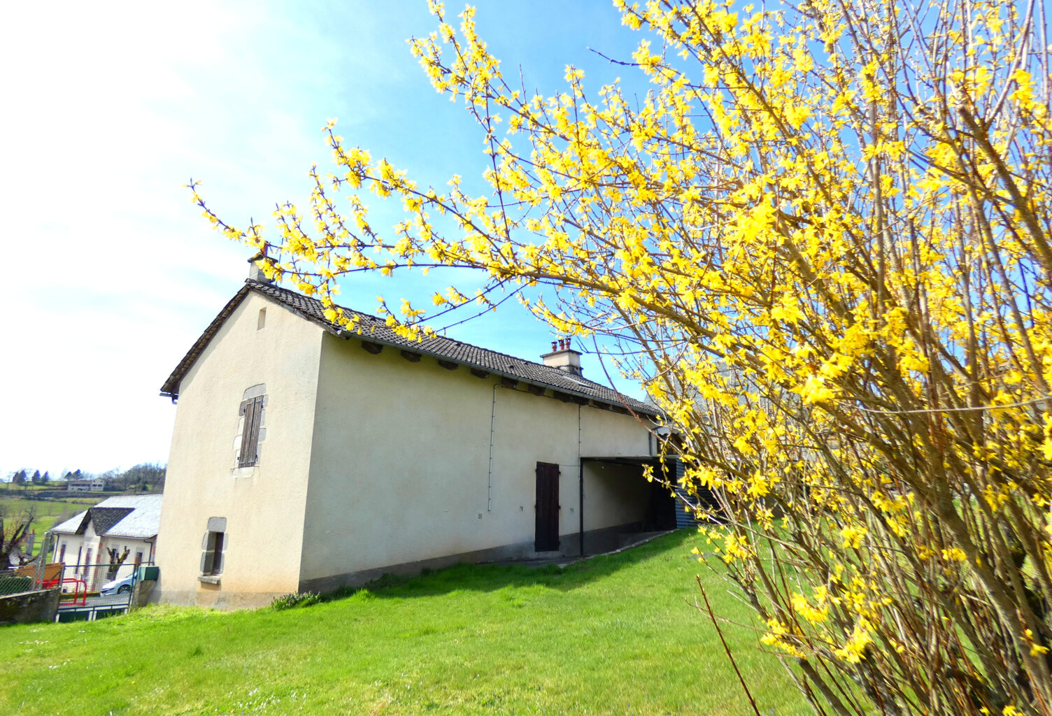 MAISON AUVERGNATE EN PIERRE — photo 1
