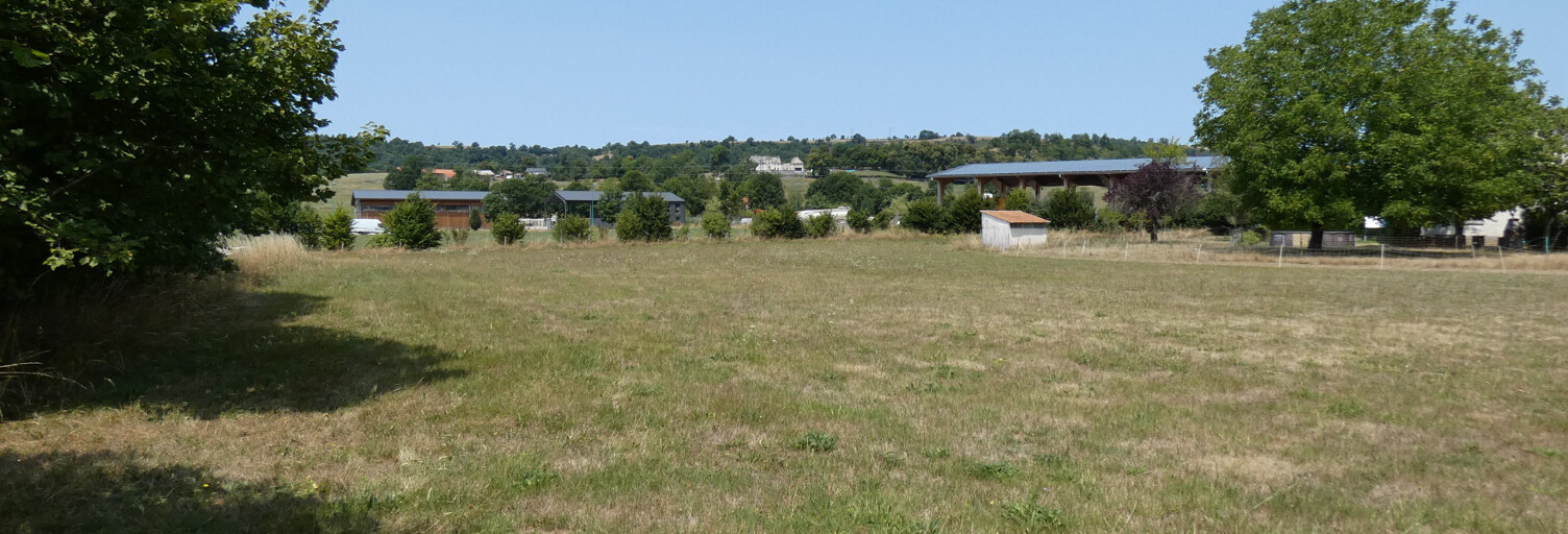 Terrain  3000 m² à vendre à Jussac (15250)