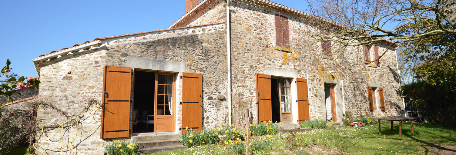 Maison 6 Pièces 157 m² à vendre à Essarts-en-Bocage (85140)